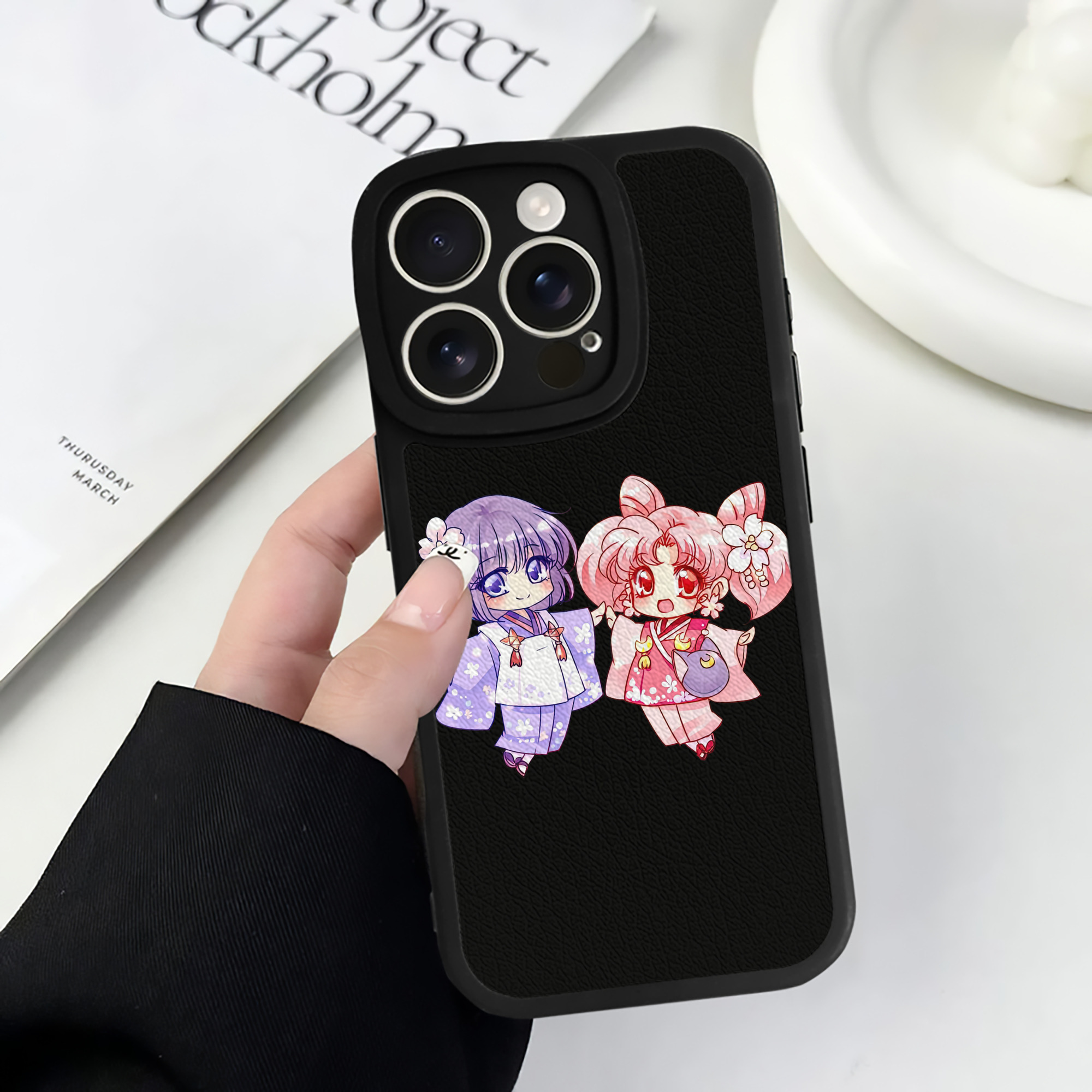 （画像用） 美少女戦士セーラームーン ちびうさ Sailor Moon Chibiusa Tsukino Usagi Small Lady Serenity 【iPhone 16シリーズ対応】シリコンスマホケース（レザー調） 材質：シリコン